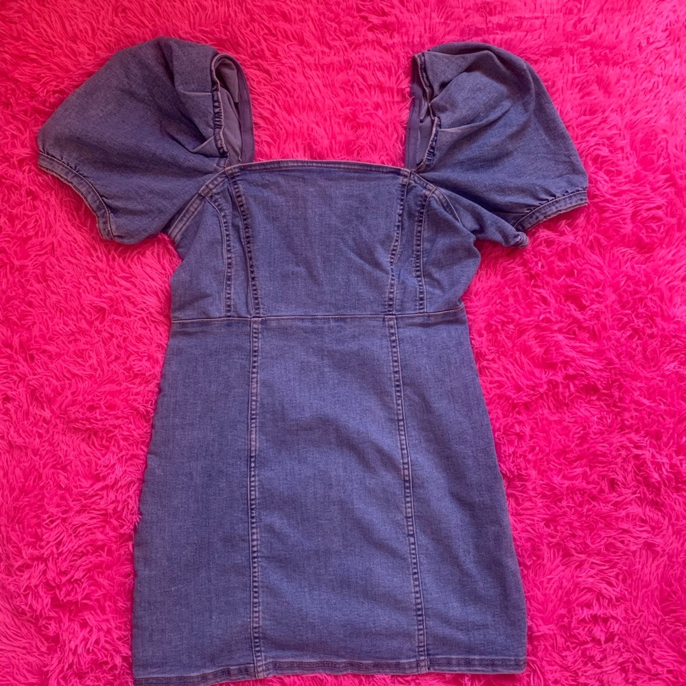 Denim ruched shoulder mini dress. Sexy and chic
